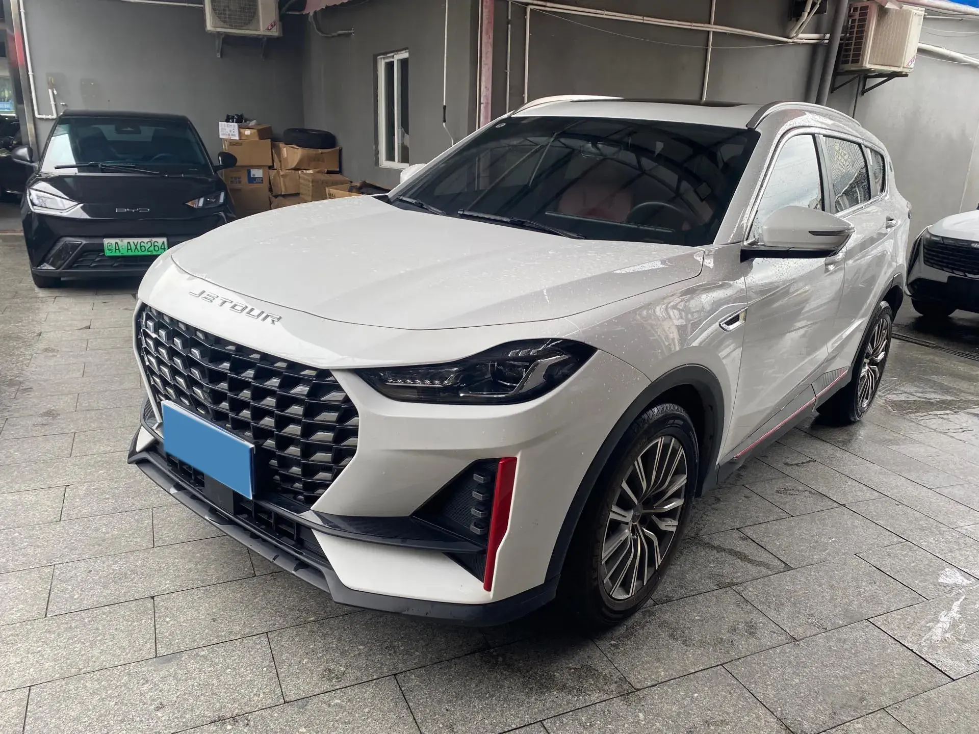 2023 JETOUR X70 view 1