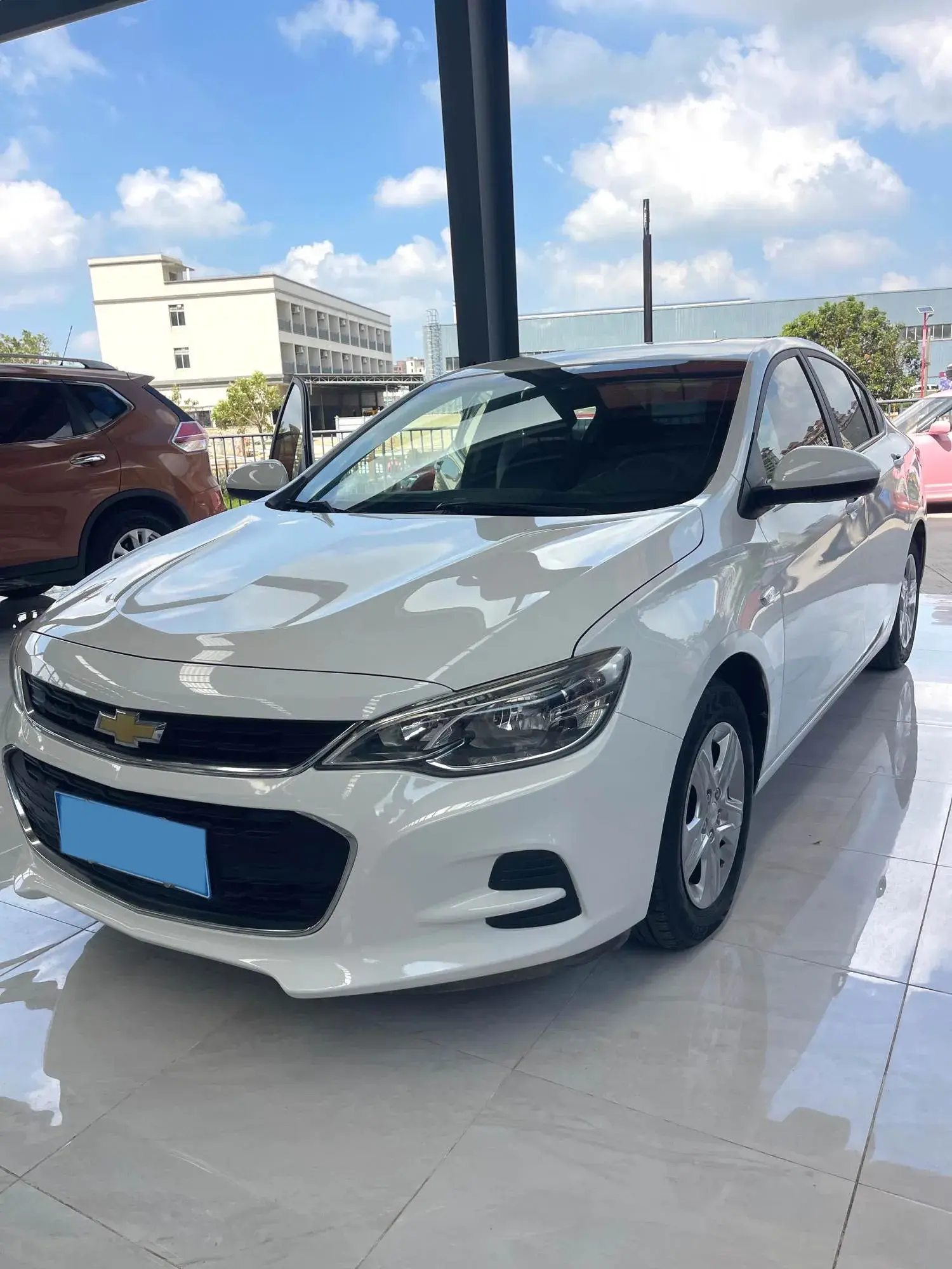 2016 CHEVROLET CAVALIER view 1