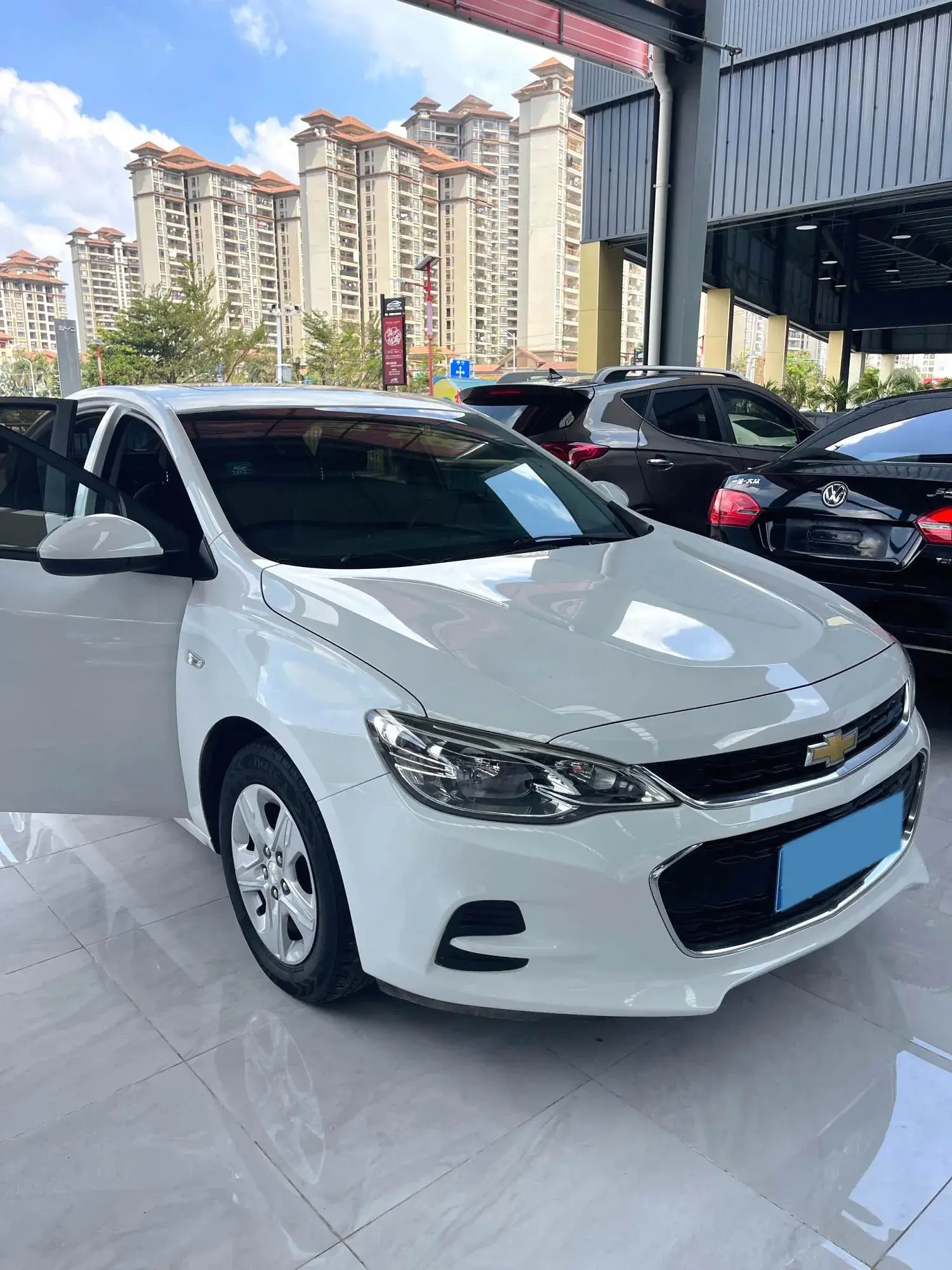 2016 CHEVROLET CAVALIER thumbnail 4