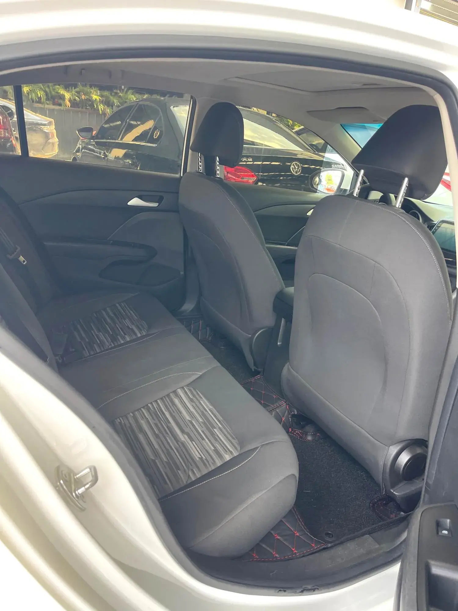 2016 CHEVROLET CAVALIER thumbnail 3