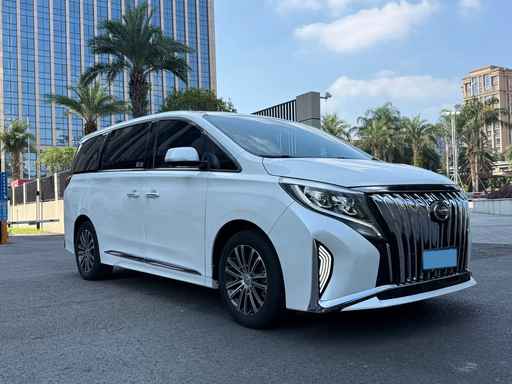 2023 GAC TRUMPCHI thumbnail 3