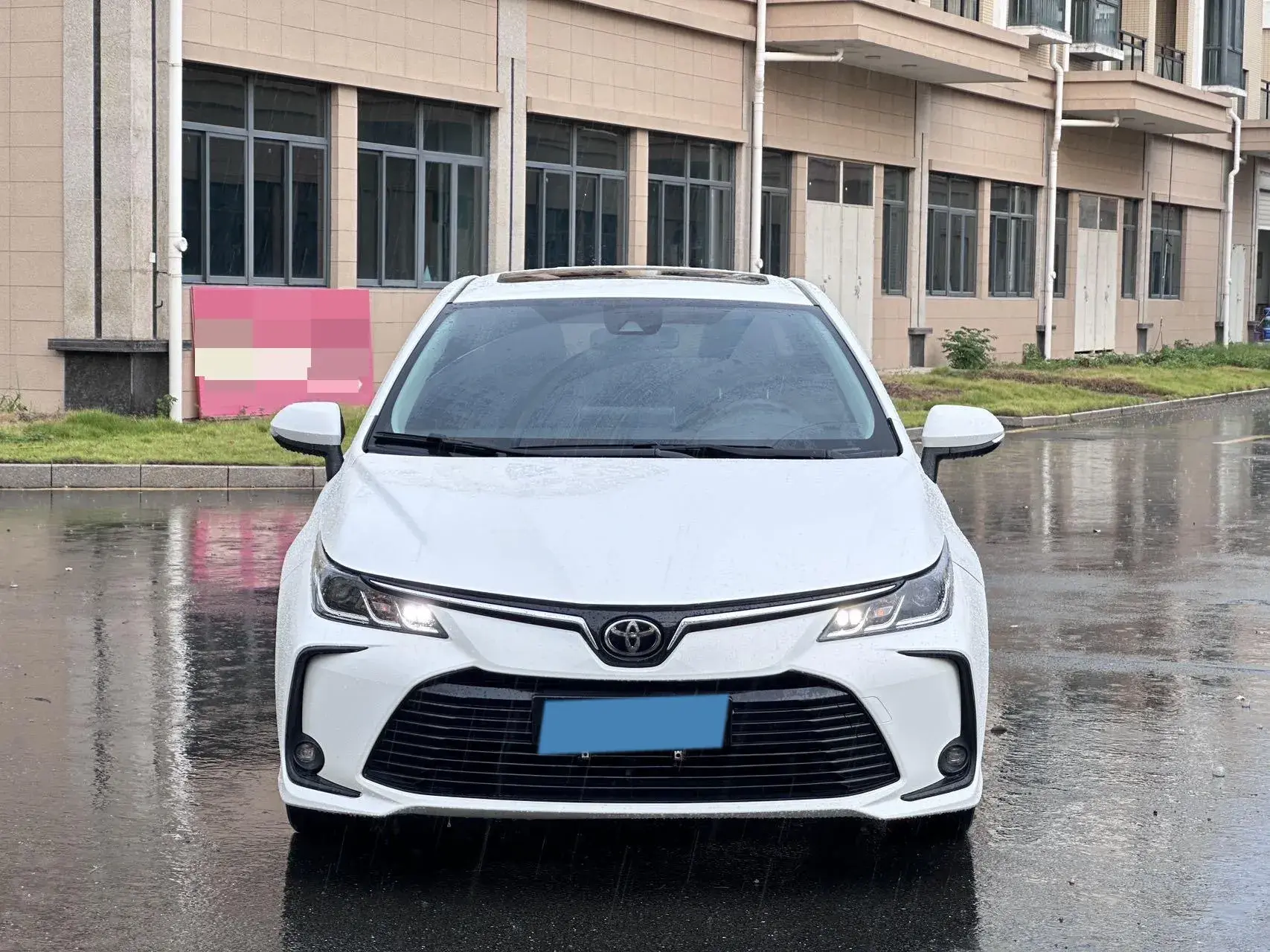 2023 TOYOTA COROLLA thumbnail 2
