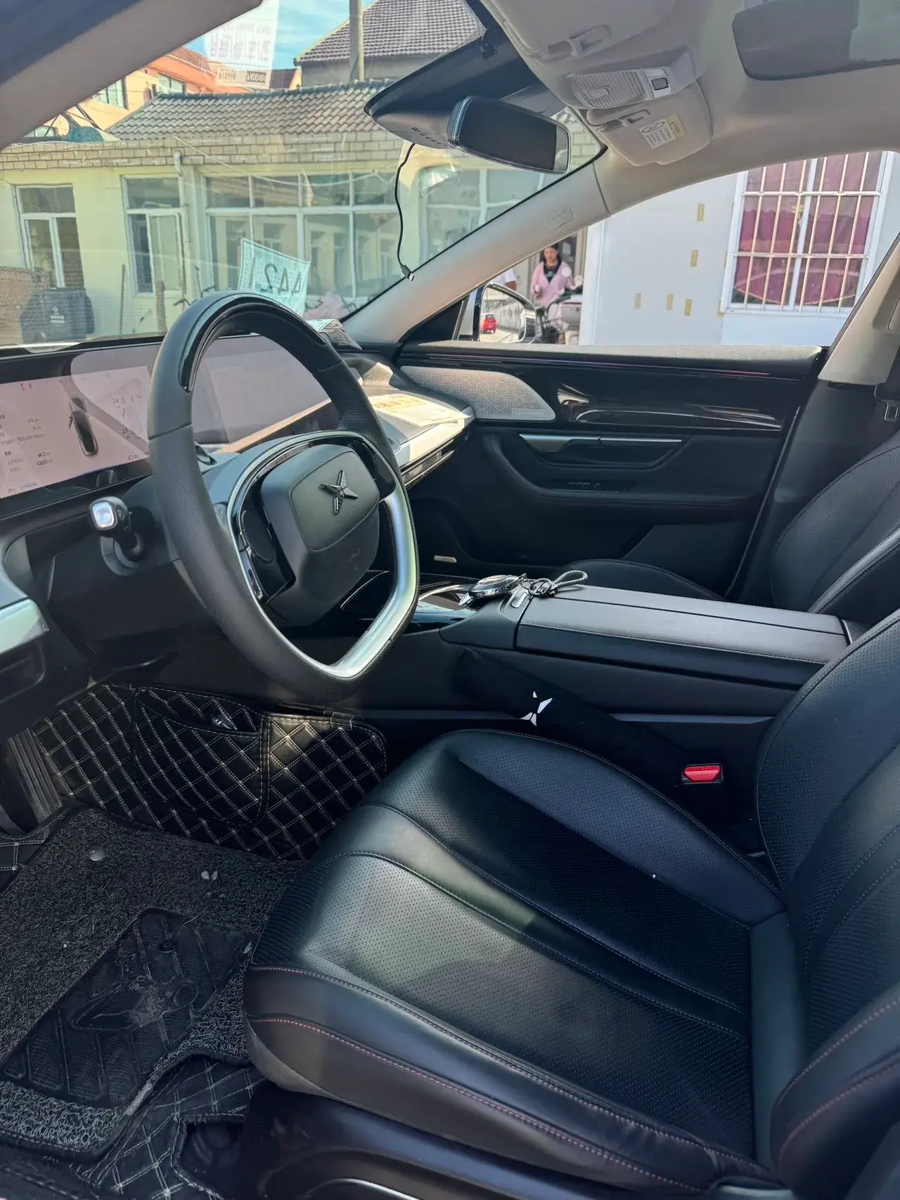 2020 XPENG P7 thumbnail 4