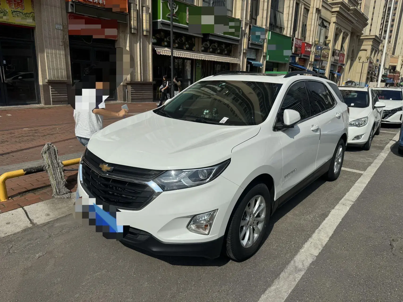 2019 CHEVROLET EQUINOX view 1