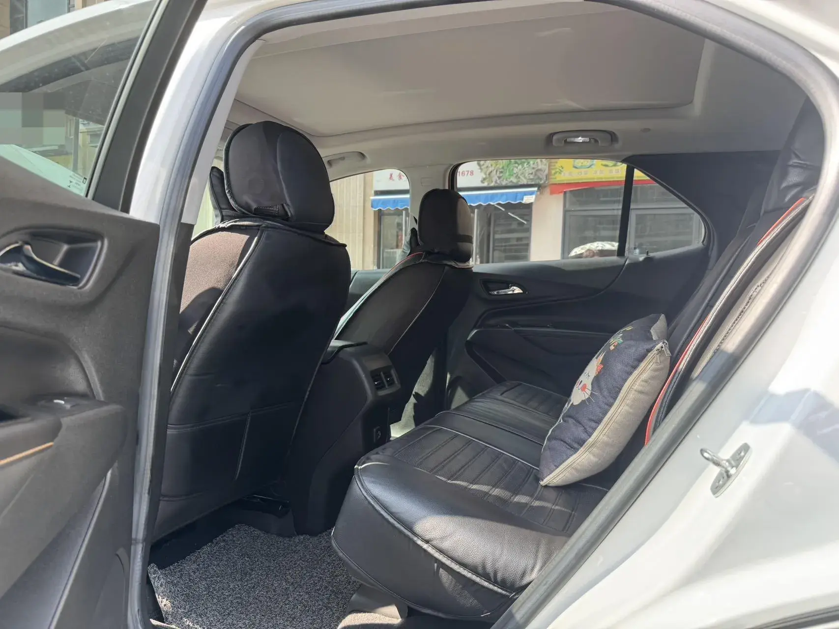 2019 CHEVROLET EQUINOX thumbnail 4