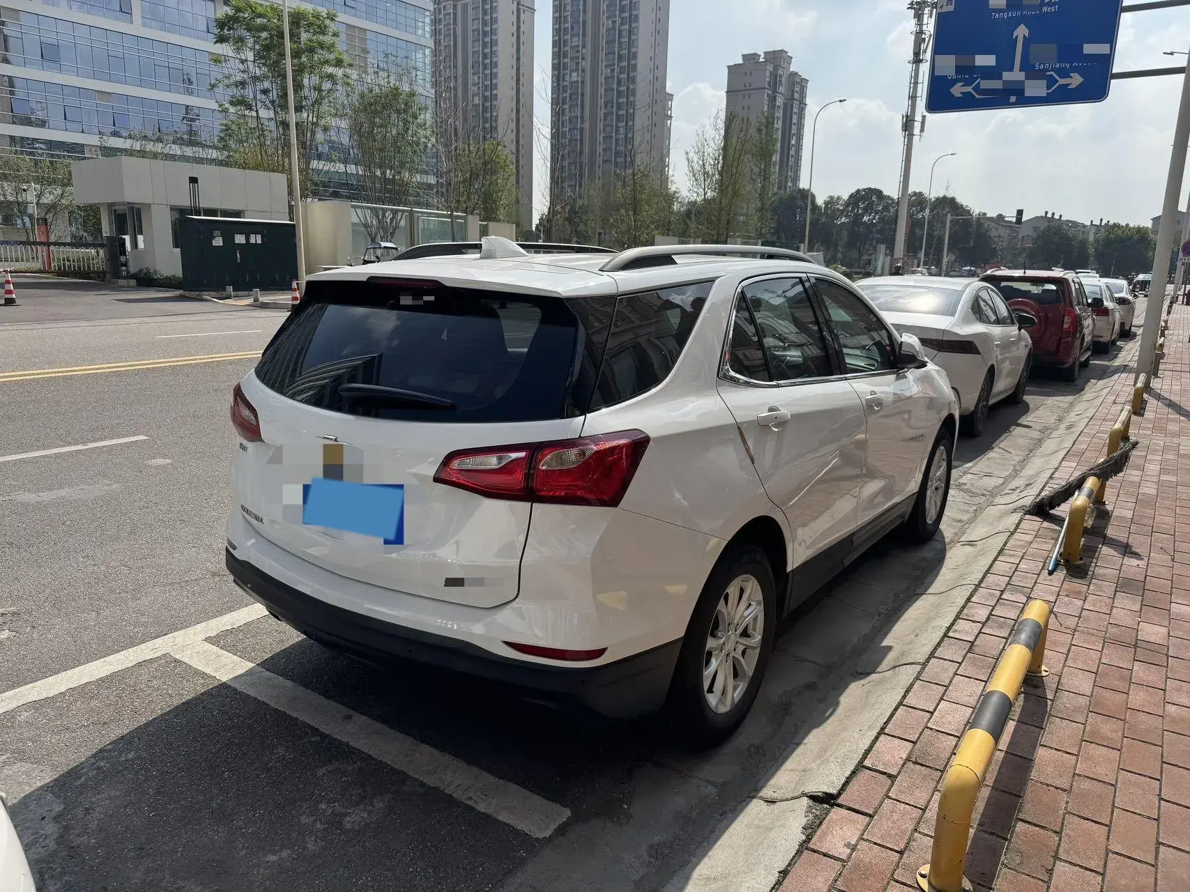 2019 CHEVROLET EQUINOX thumbnail 2