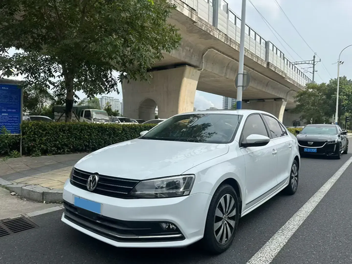2018 VOLKSWAGEN SAGITAR view 1