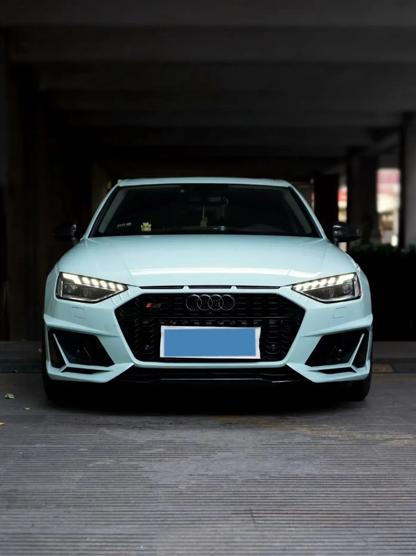 2020 AUDI A4L thumbnail 2