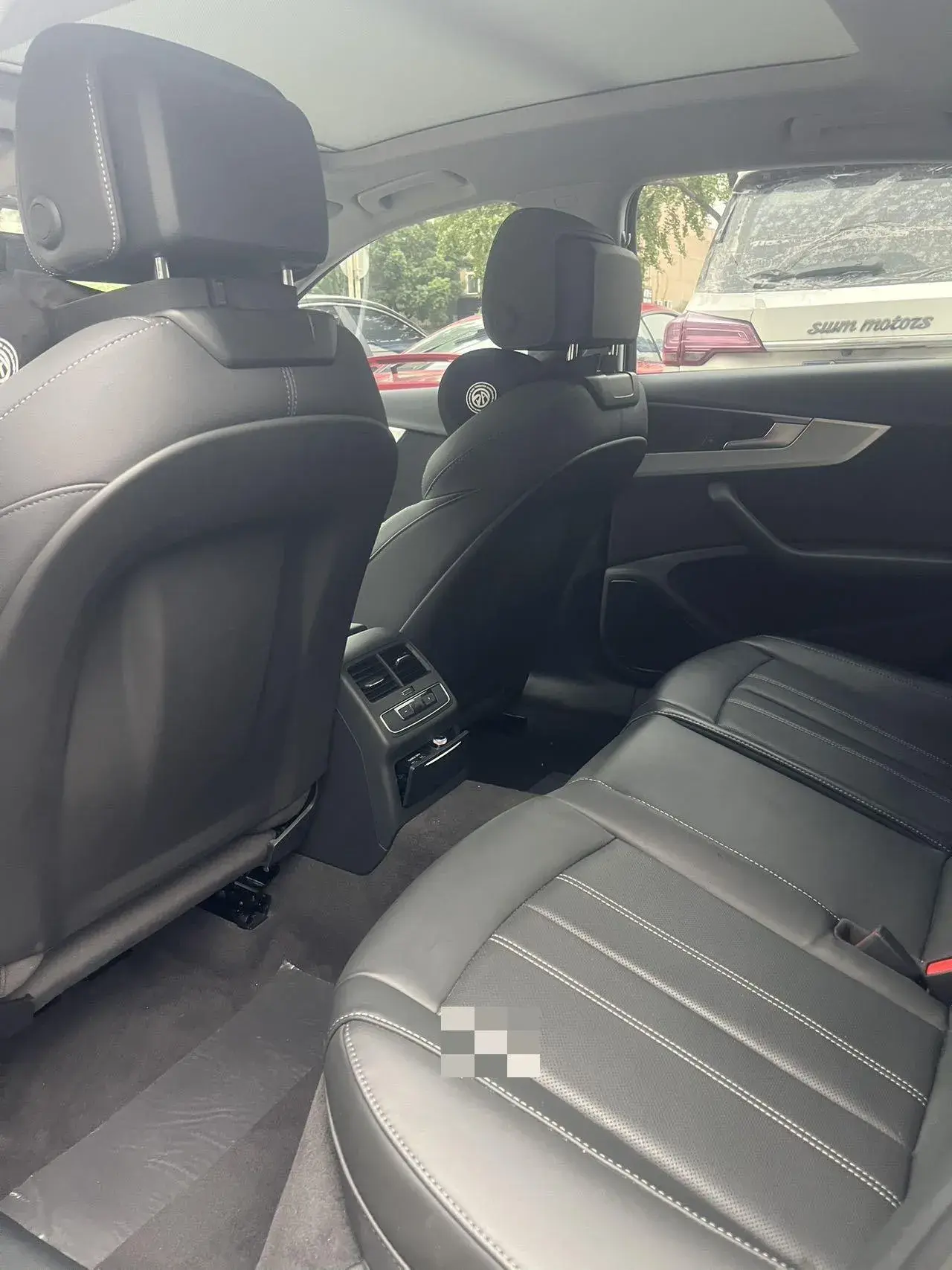 2023 AUDI A4L thumbnail 4