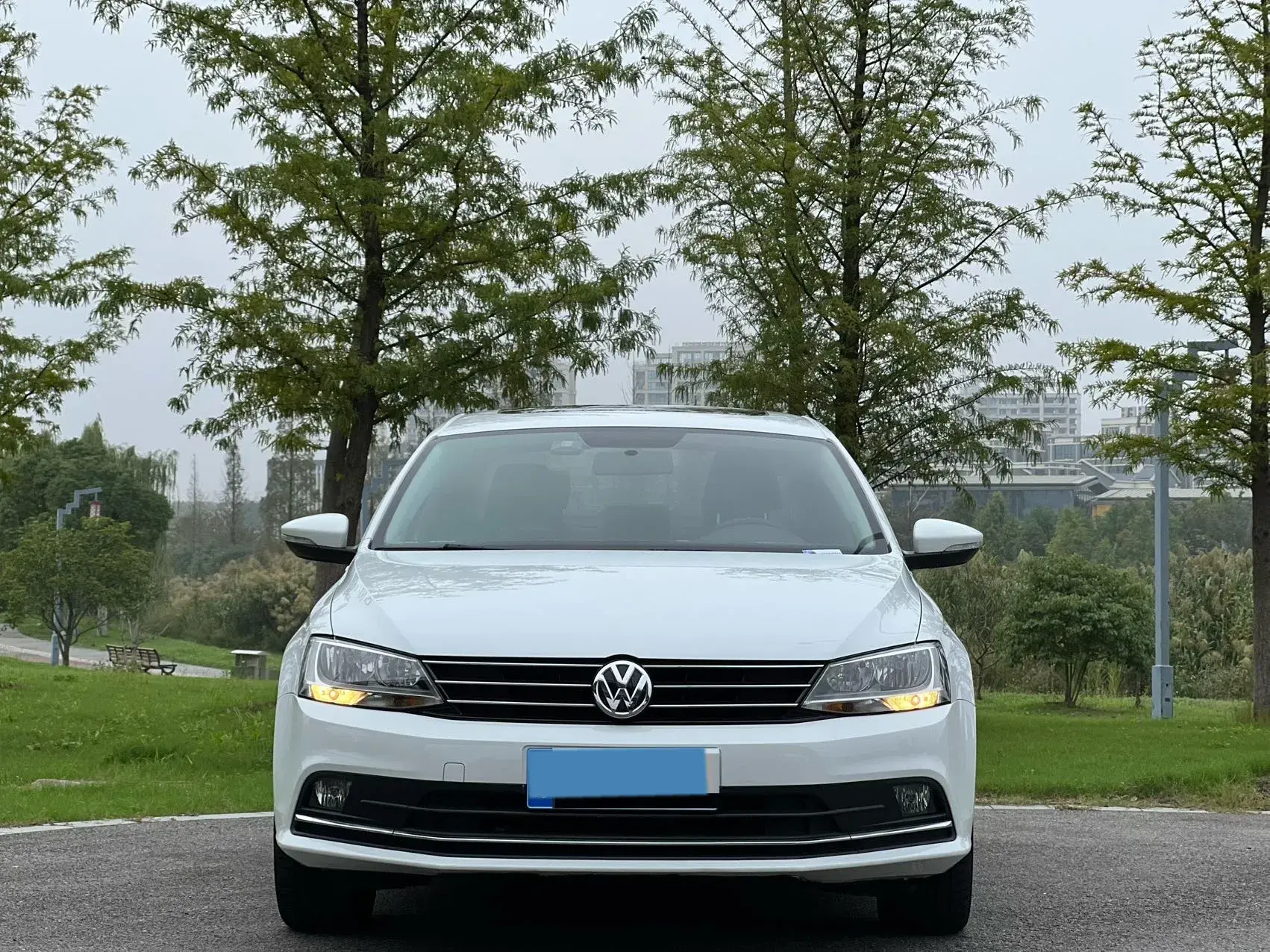 2018 VOLKSWAGEN SAGITAR thumbnail 2