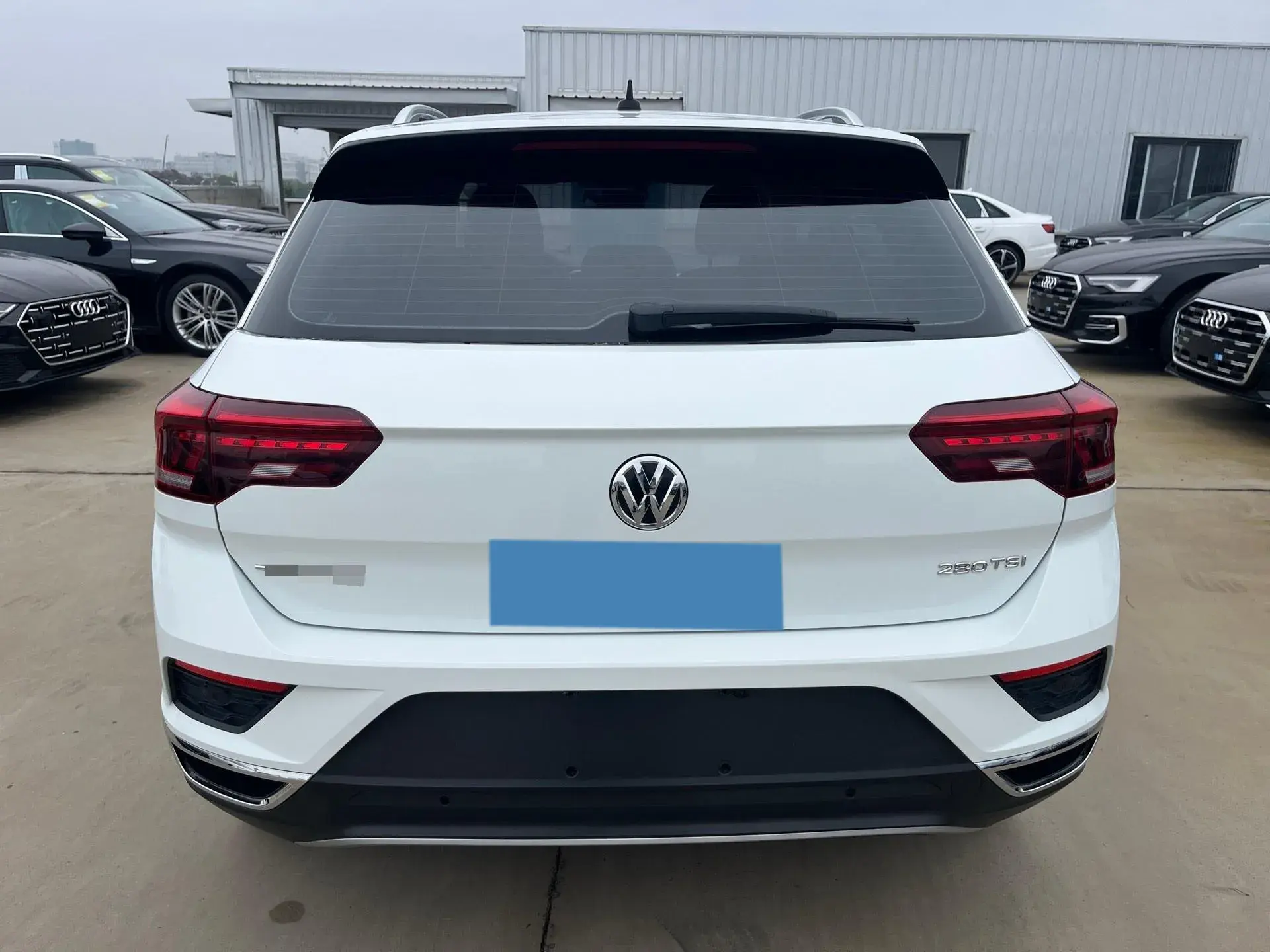2020 VOLKSWAGEN T-ROC thumbnail 2