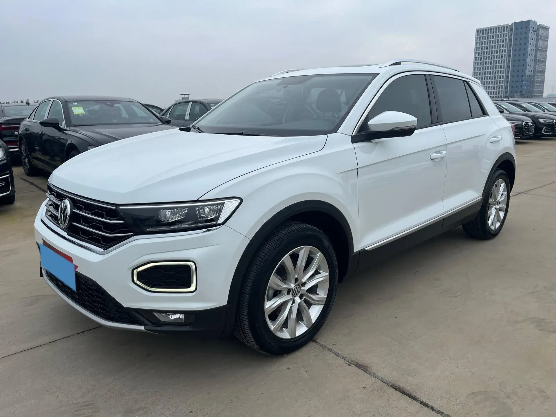 2020 VOLKSWAGEN T-ROC view 1