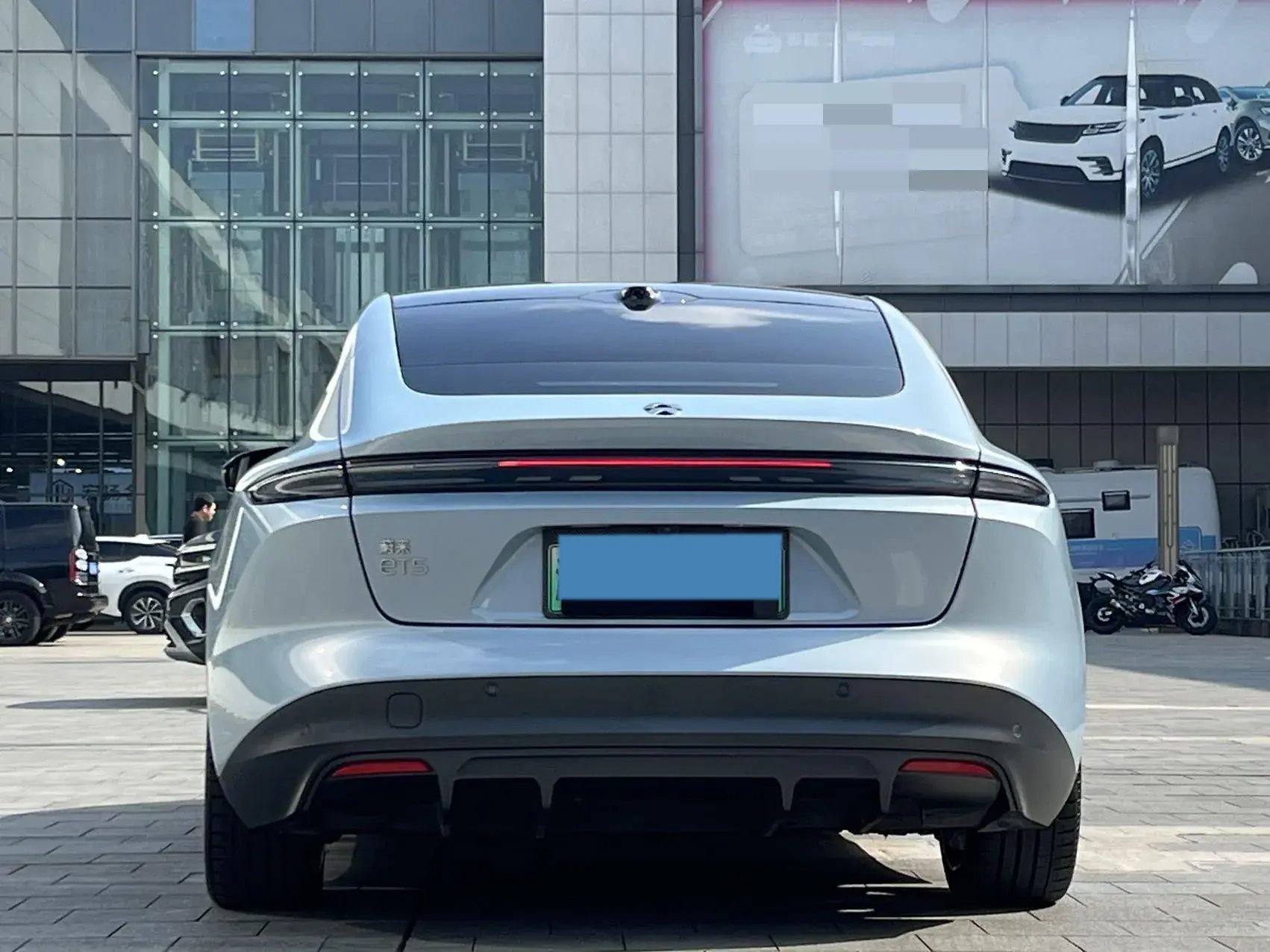 2022 NIO ET5 thumbnail 4