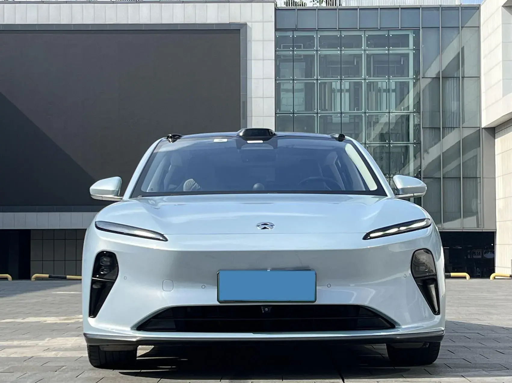 2022 NIO ET5 thumbnail 2