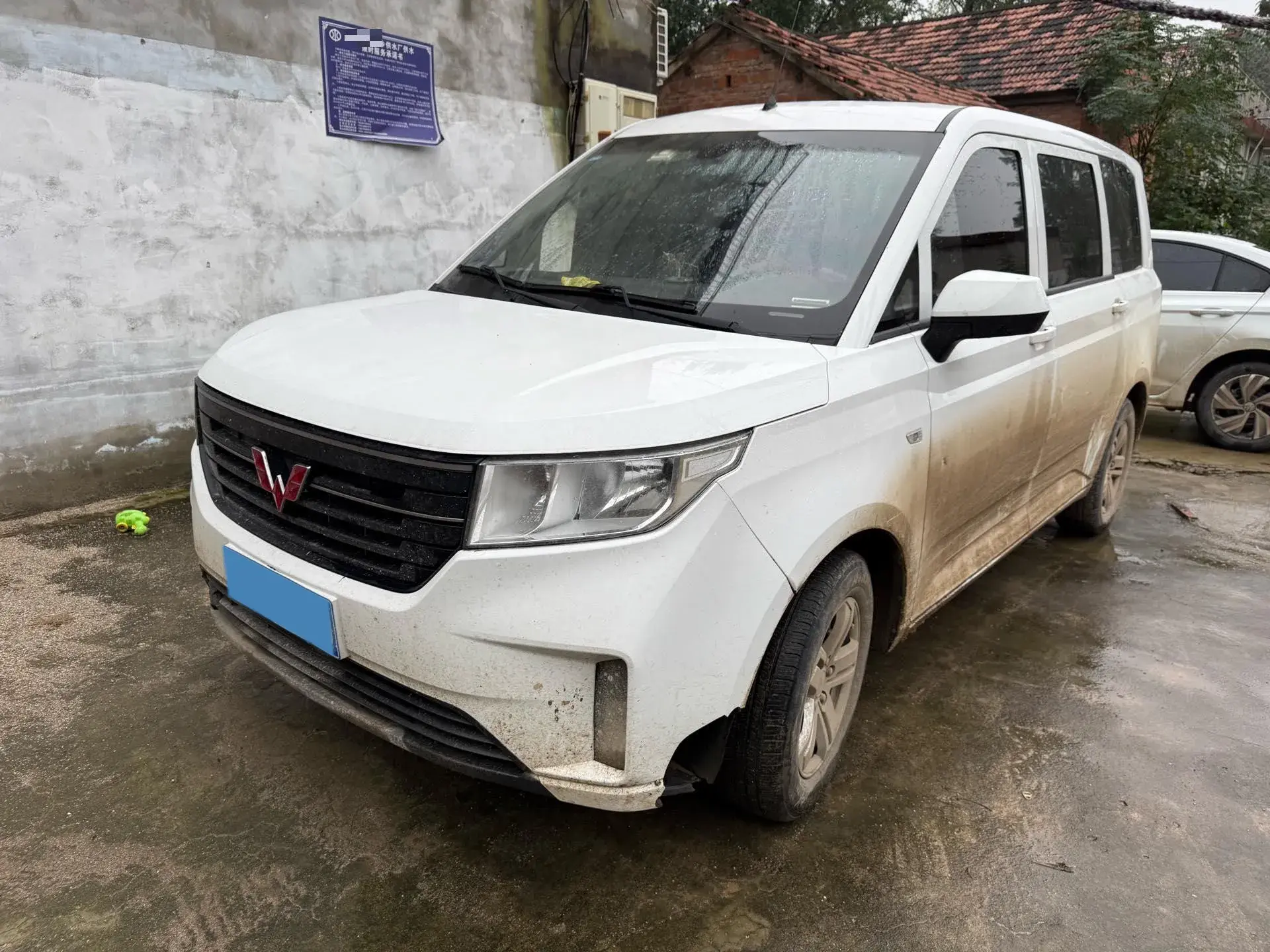 2019 WULING HONGGUANG view 1