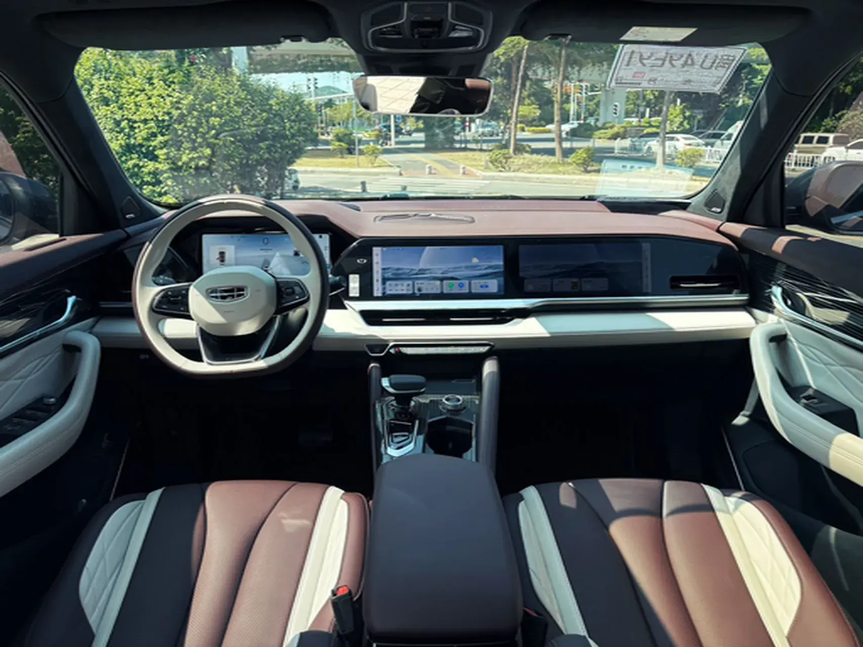 2021 GEELY MONJARO thumbnail 4