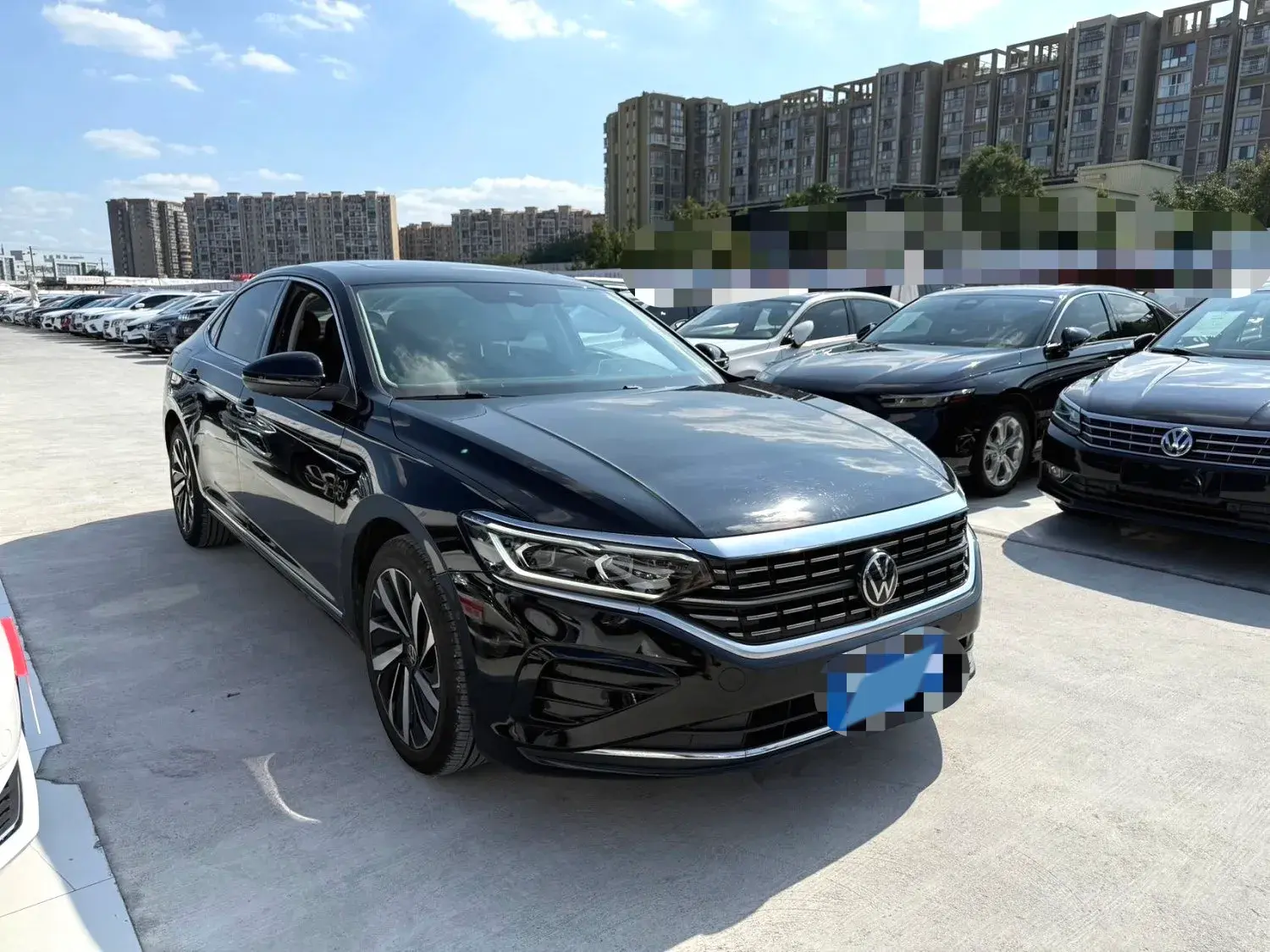 2022 VOLKSWAGEN PASSAT thumbnail 3