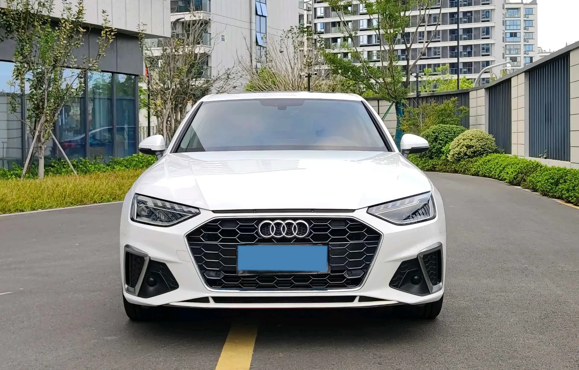 2020 AUDI A4L thumbnail 2