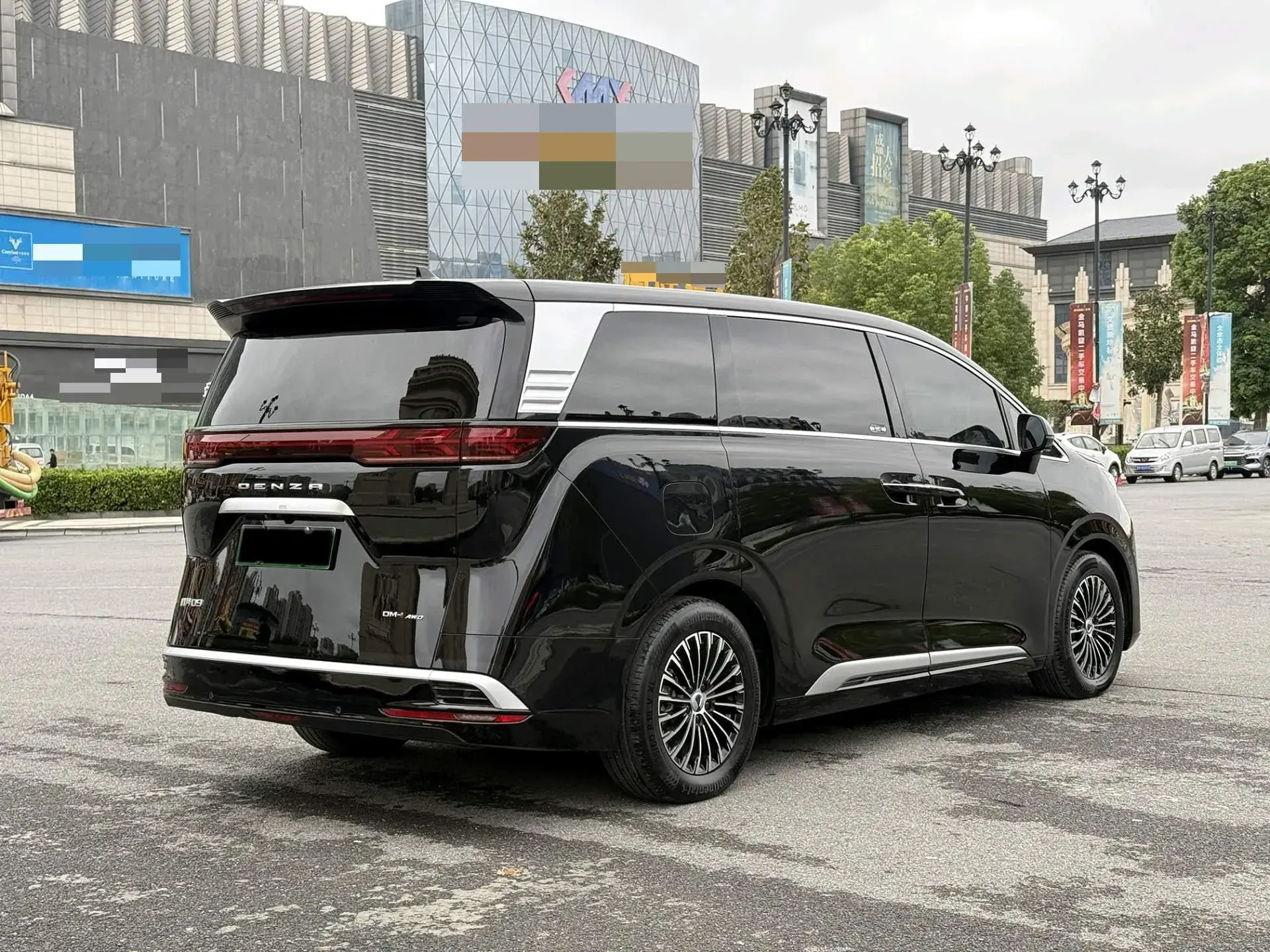 2024 DENZA D9 thumbnail 3
