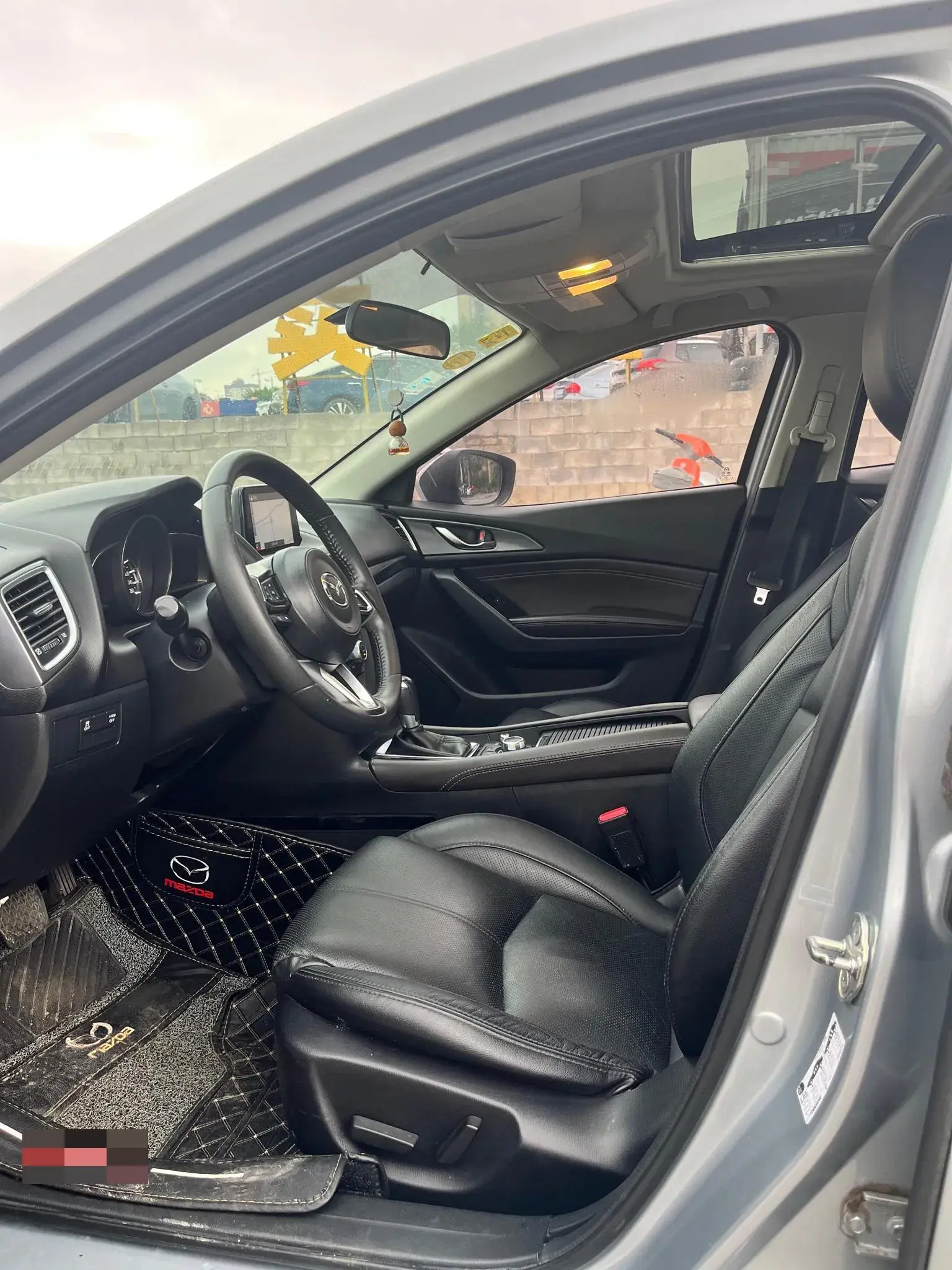 2017 MAZDA 3 thumbnail 4