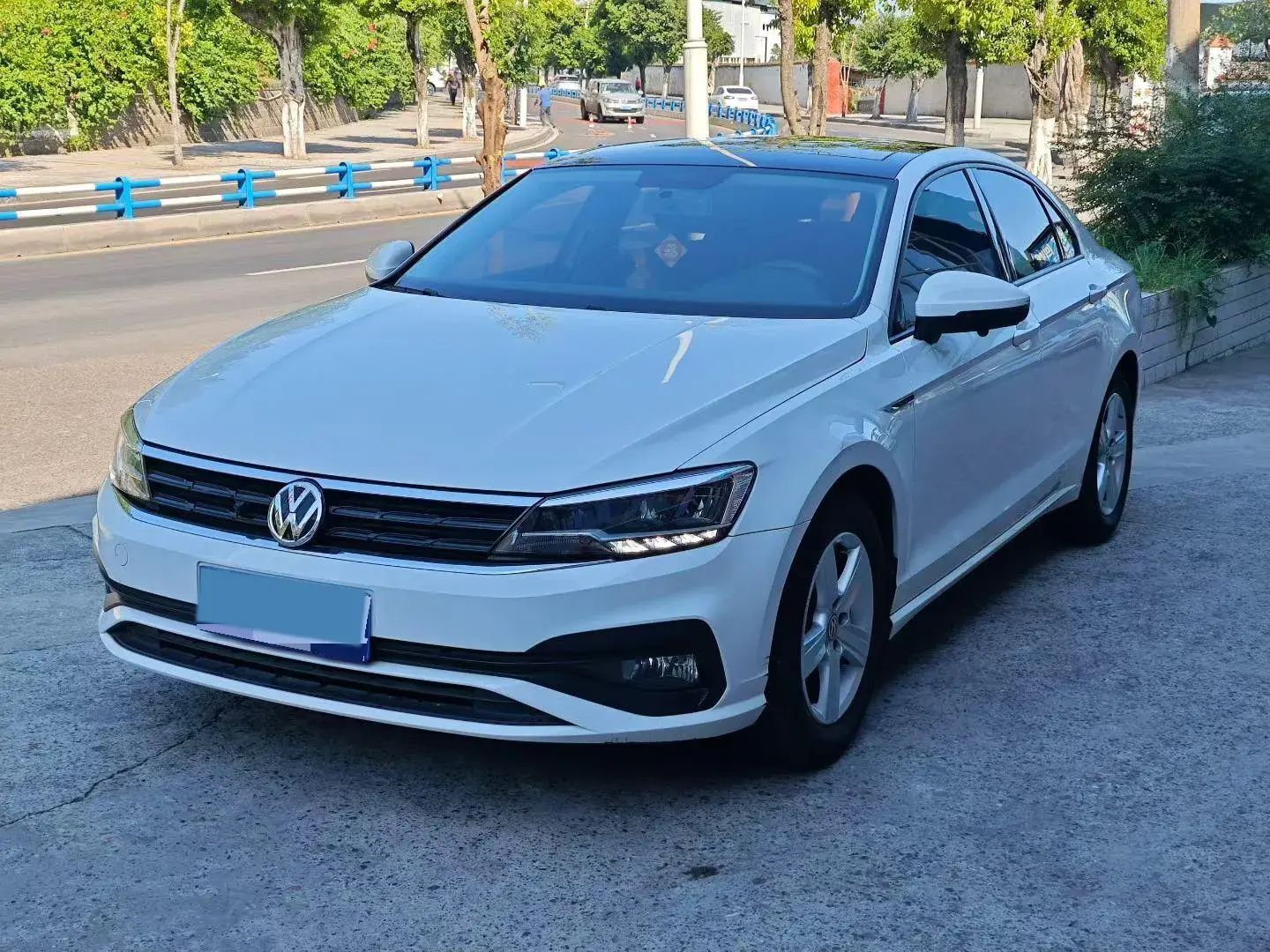 2019 VOLKSWAGEN LAMANDO view 1