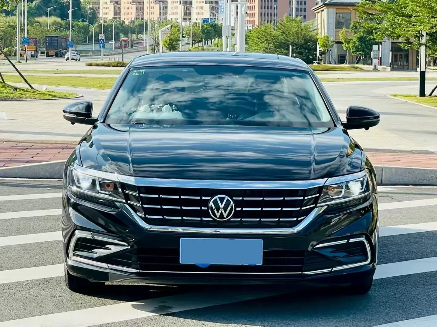 2021 VOLKSWAGEN PASSAT thumbnail 2