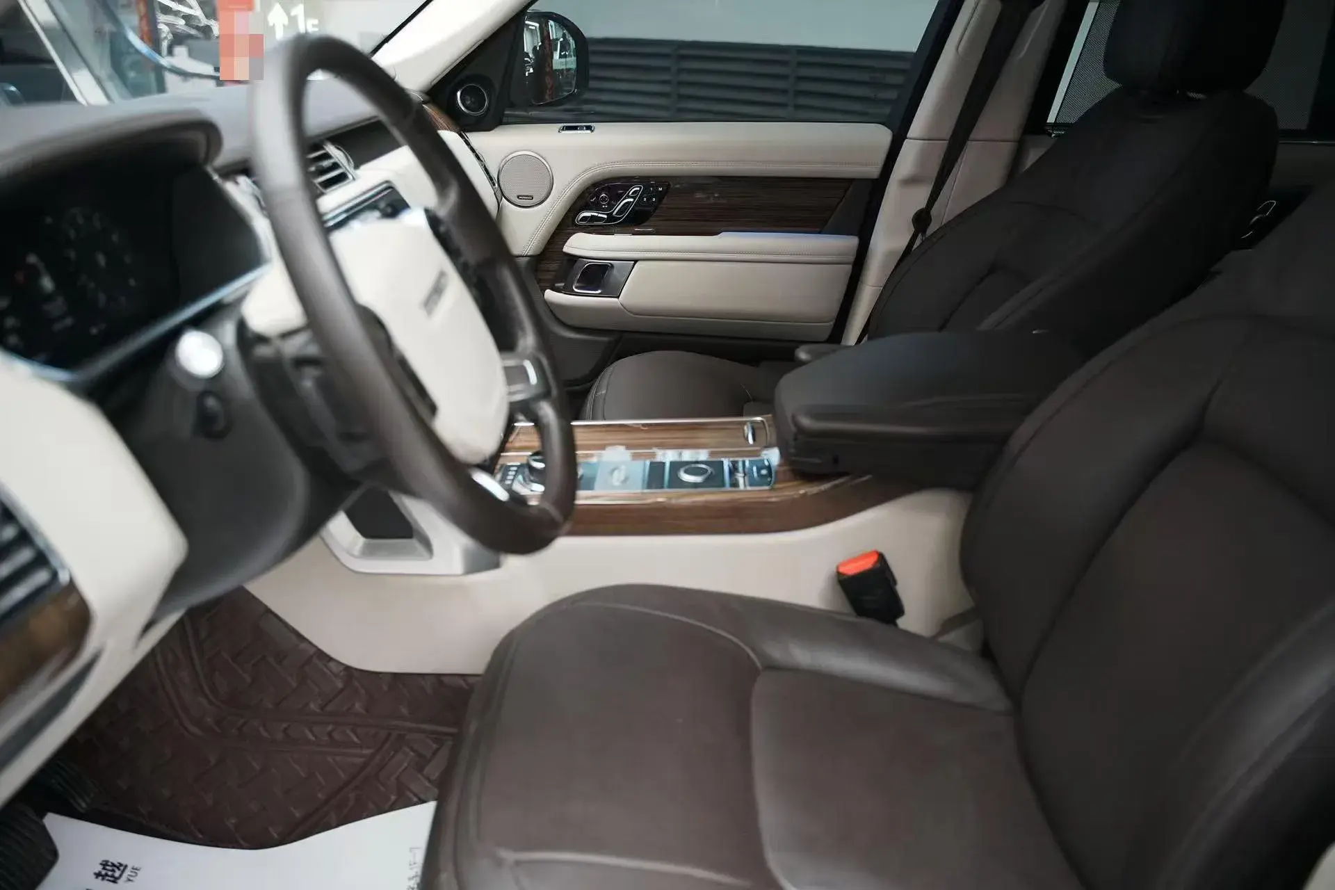 2019 LAND ROVER thumbnail 3