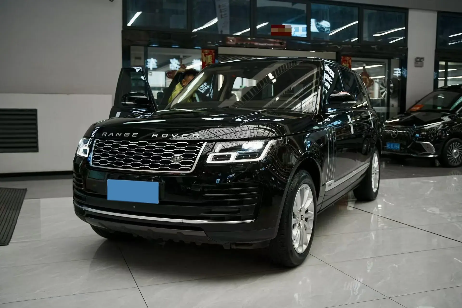 2019 LAND ROVER view 1