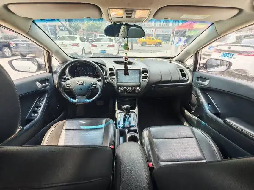 2017 KIA K3 thumbnail 4