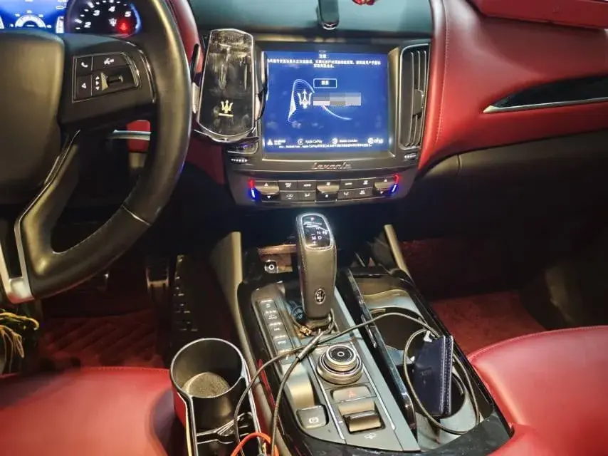 2019 MASERATI LEVANTE thumbnail 4