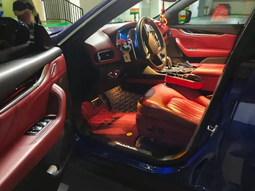 2019 MASERATI LEVANTE thumbnail 2