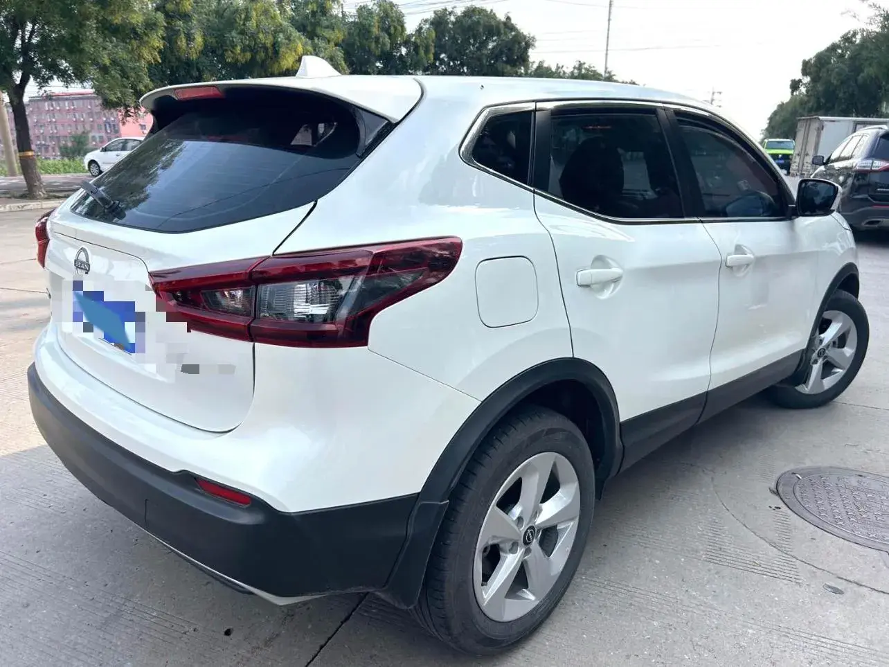 2023 NISSAN QASHQAI thumbnail 2