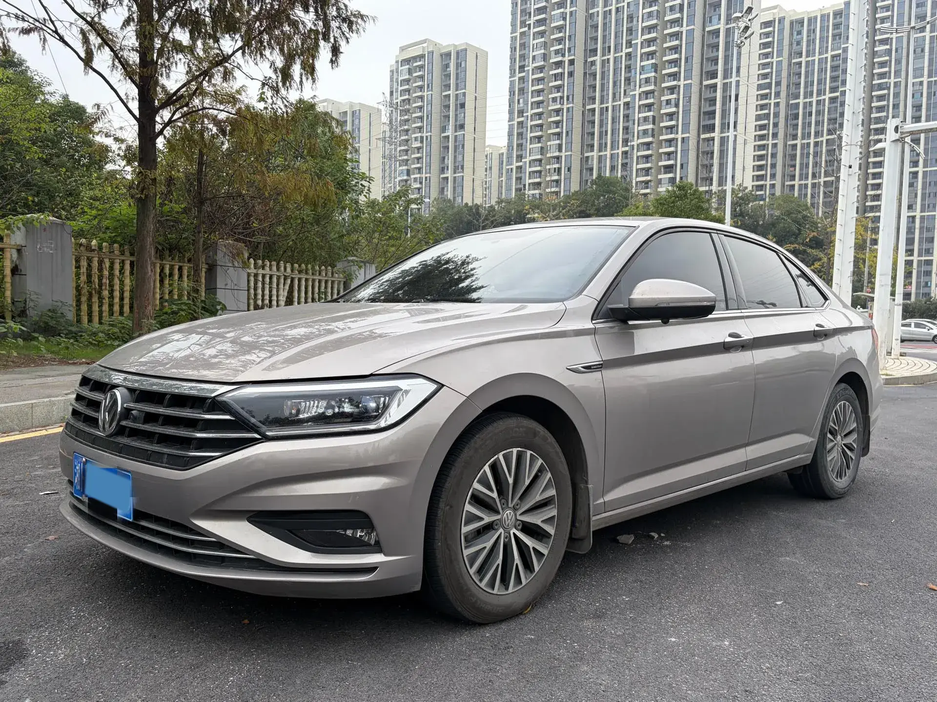 2021 VOLKSWAGEN SAGITAR view 1