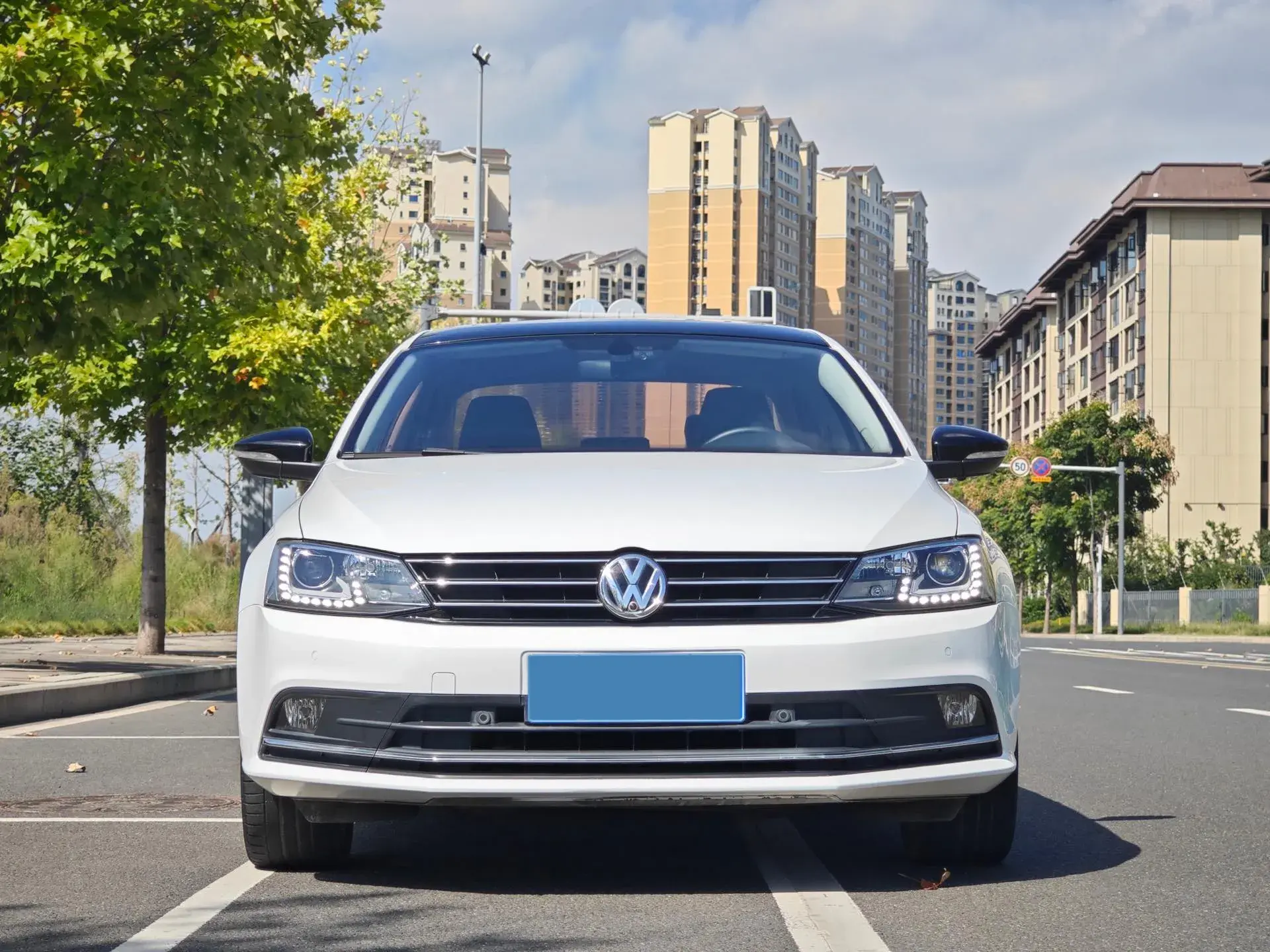 2018 VOLKSWAGEN SAGITAR thumbnail 2