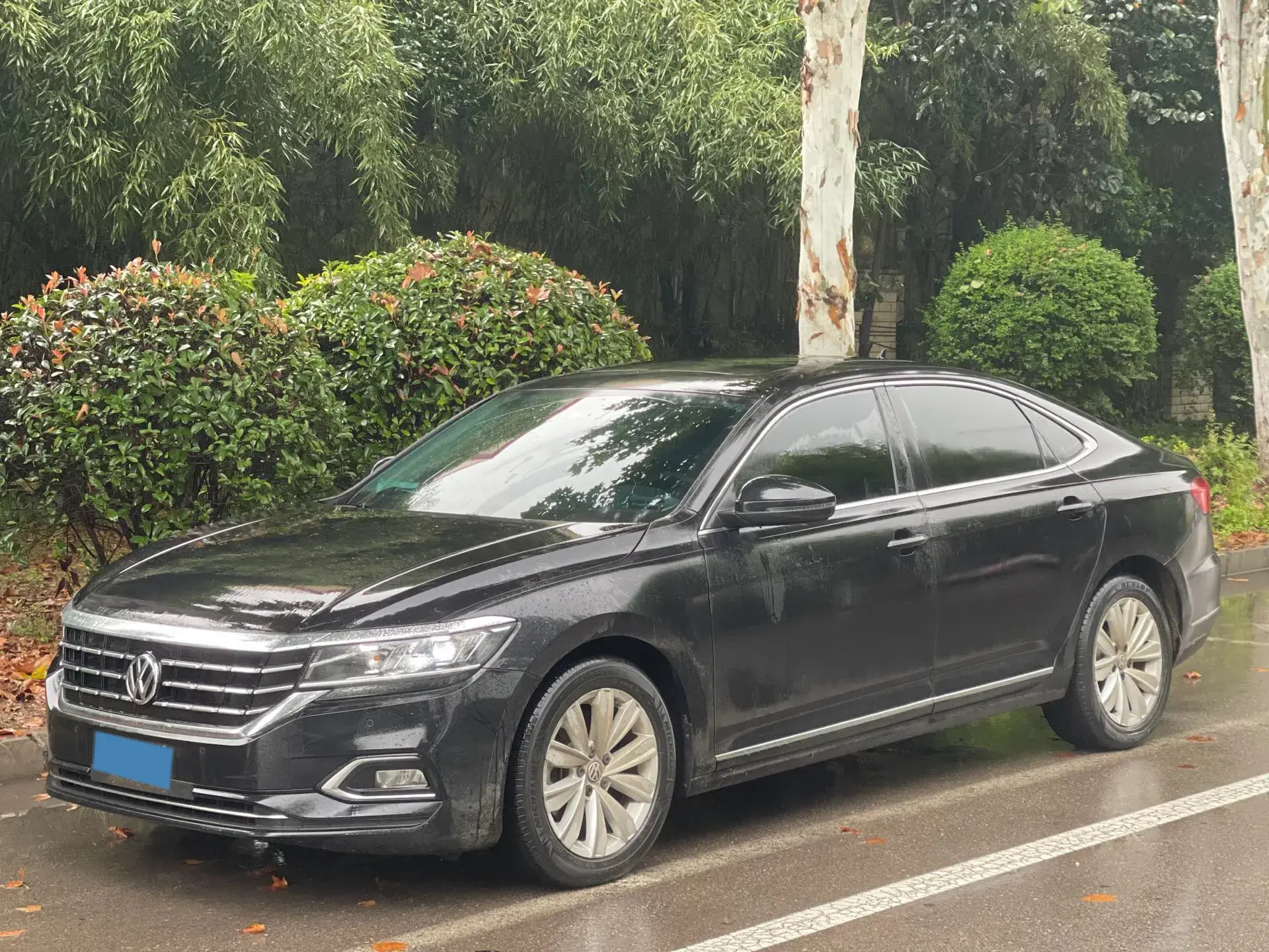 2020 VOLKSWAGEN PASSAT view 1