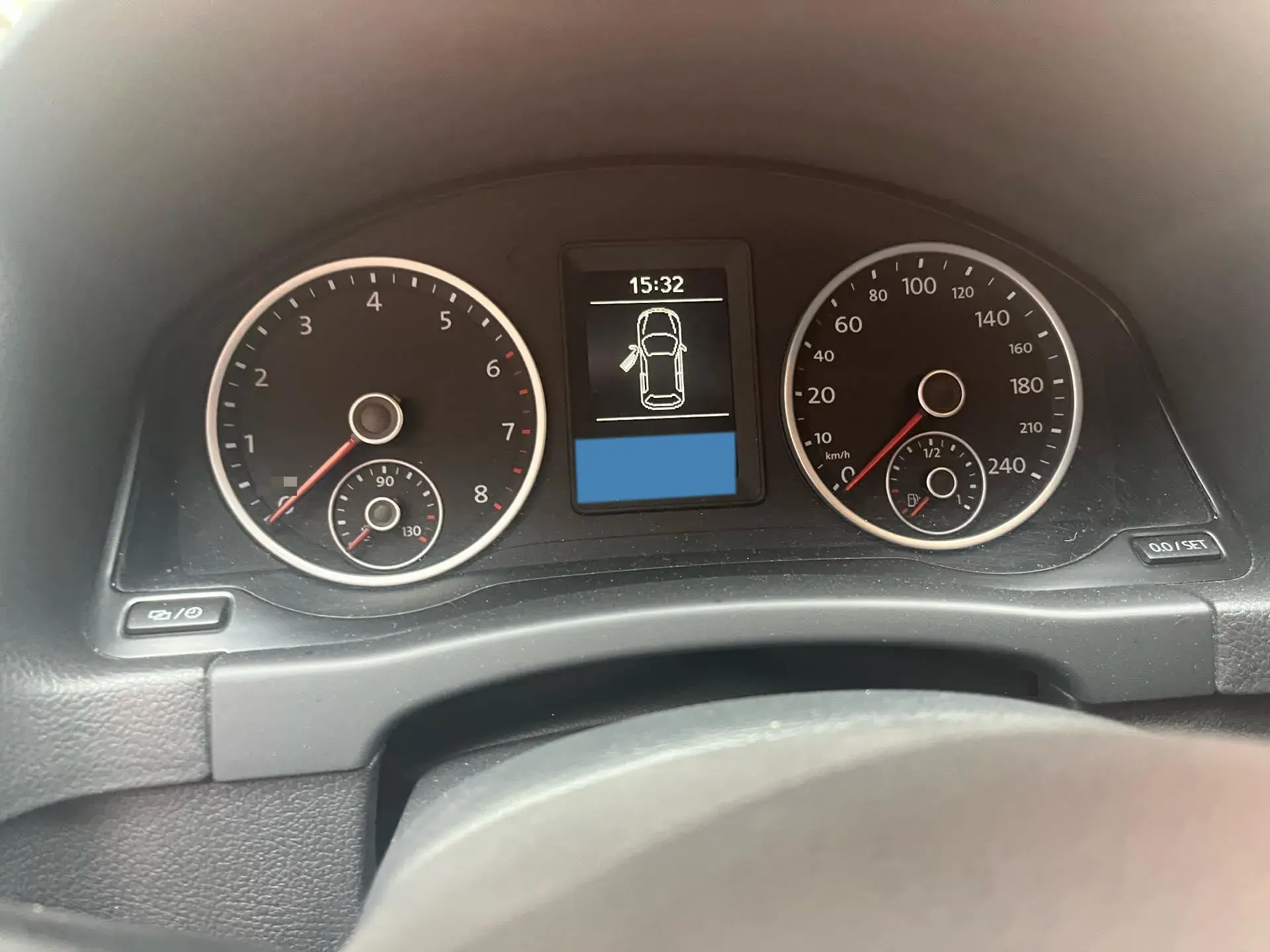 2017 VOLKSWAGEN TIGUAN thumbnail 2