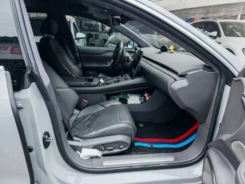 2021 VOLKSWAGEN ID.6 thumbnail 3