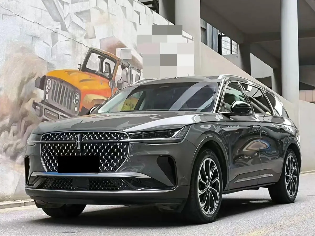 2023 Lincoln Nautilus 2.0T 261HP L4 8AT