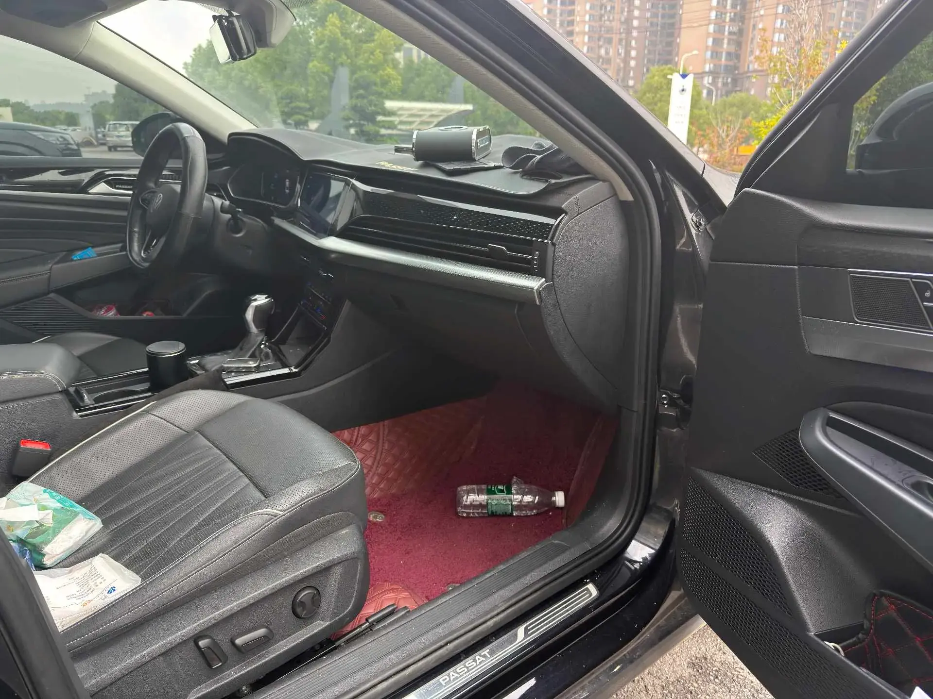 2022 VOLKSWAGEN PASSAT thumbnail 4