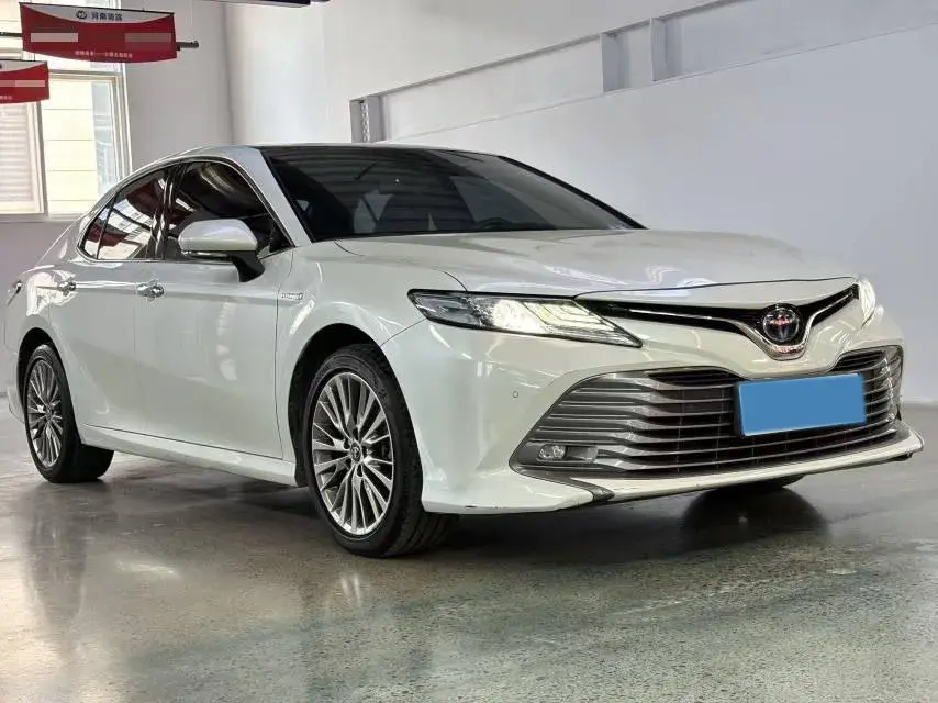 2019 TOYOTA CAMRY thumbnail 3