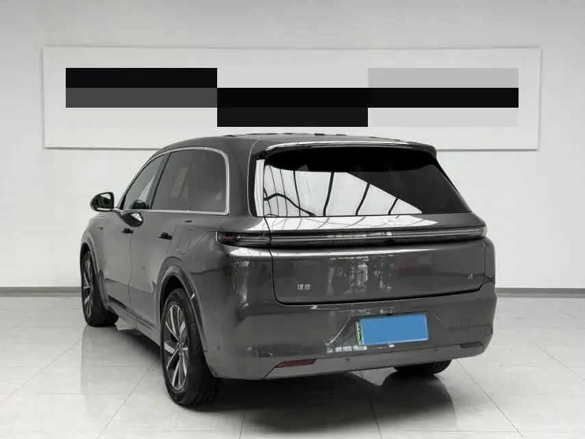 2023 LI L8 thumbnail 3