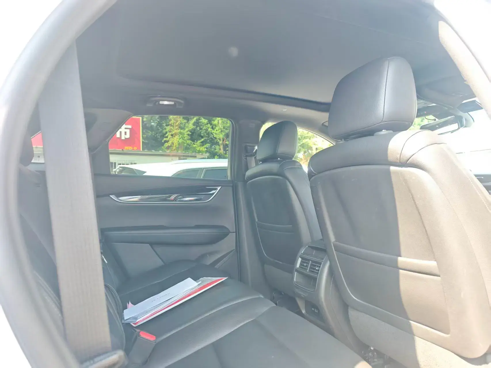 2021 CADILLAC XT5 thumbnail 4