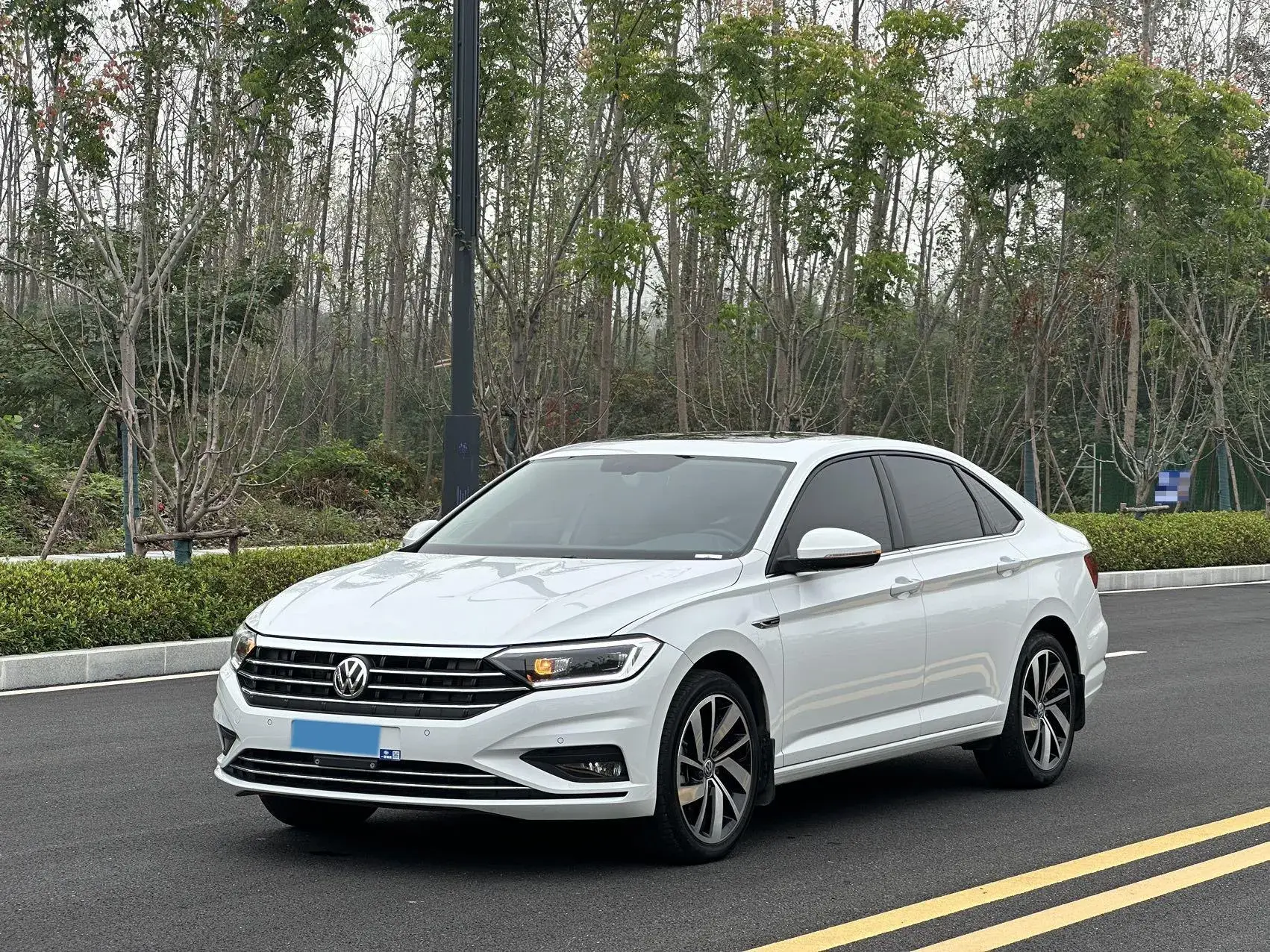 2022 VOLKSWAGEN SAGITAR view 1