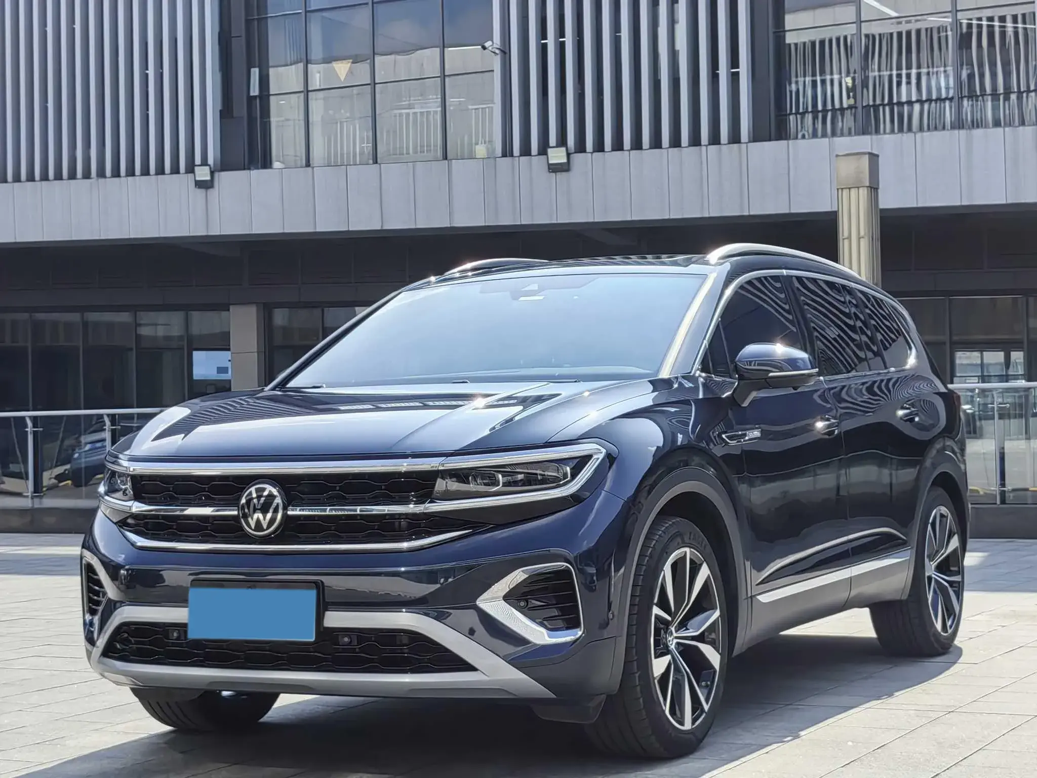 2022 VOLKSWAGEN TALAGON view 1