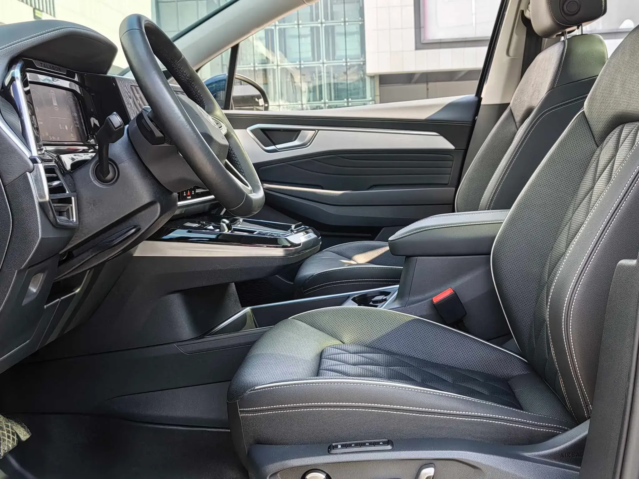 2022 VOLKSWAGEN TALAGON thumbnail 4