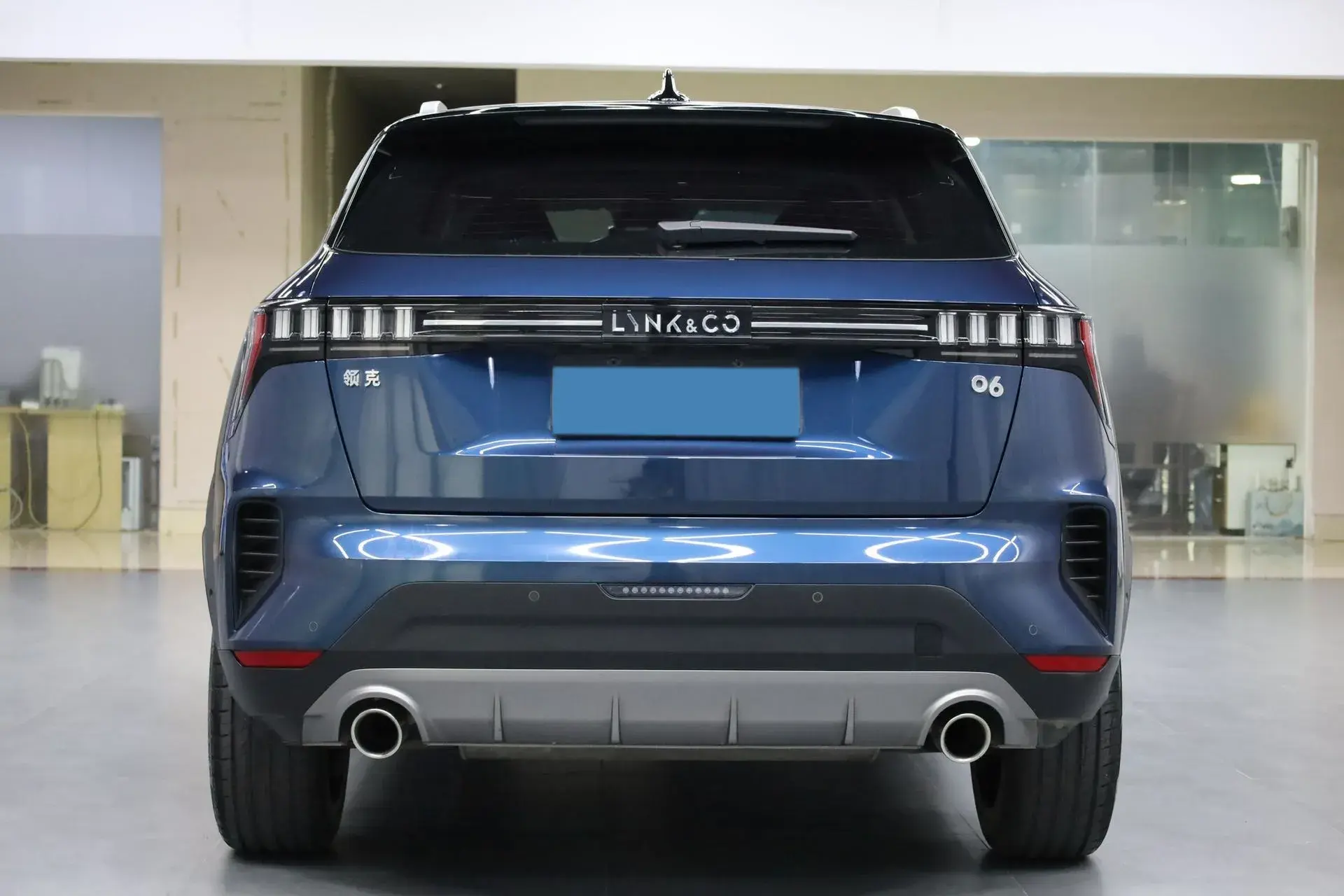 2020 LYNK&CO 06 thumbnail 4