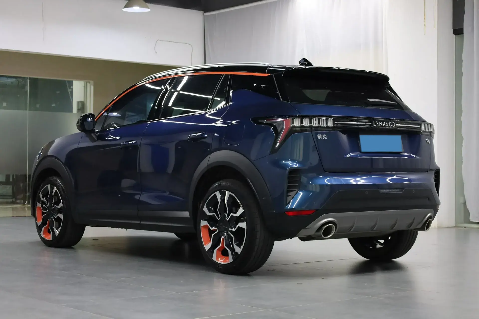 2020 LYNK&CO 06 thumbnail 3