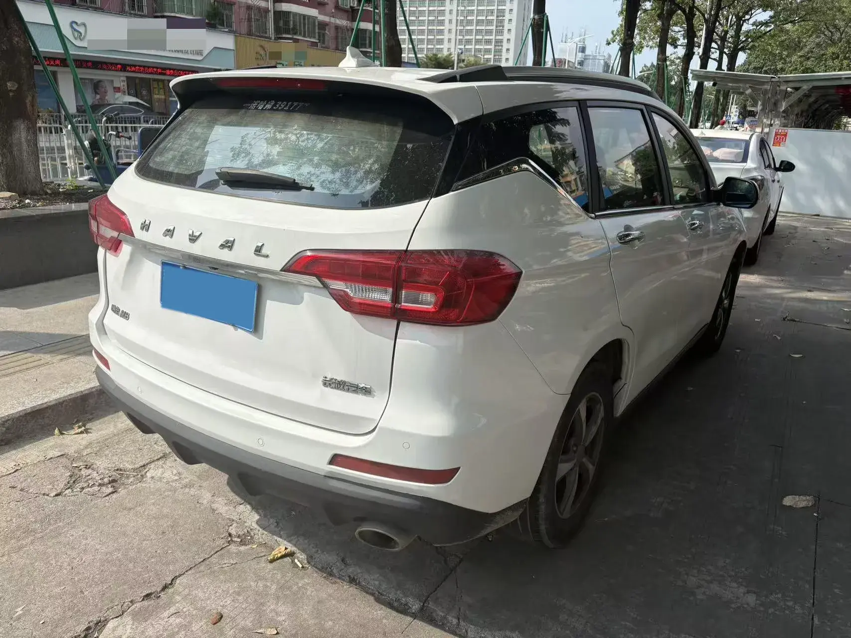 2017 HAVAL M6 thumbnail 3