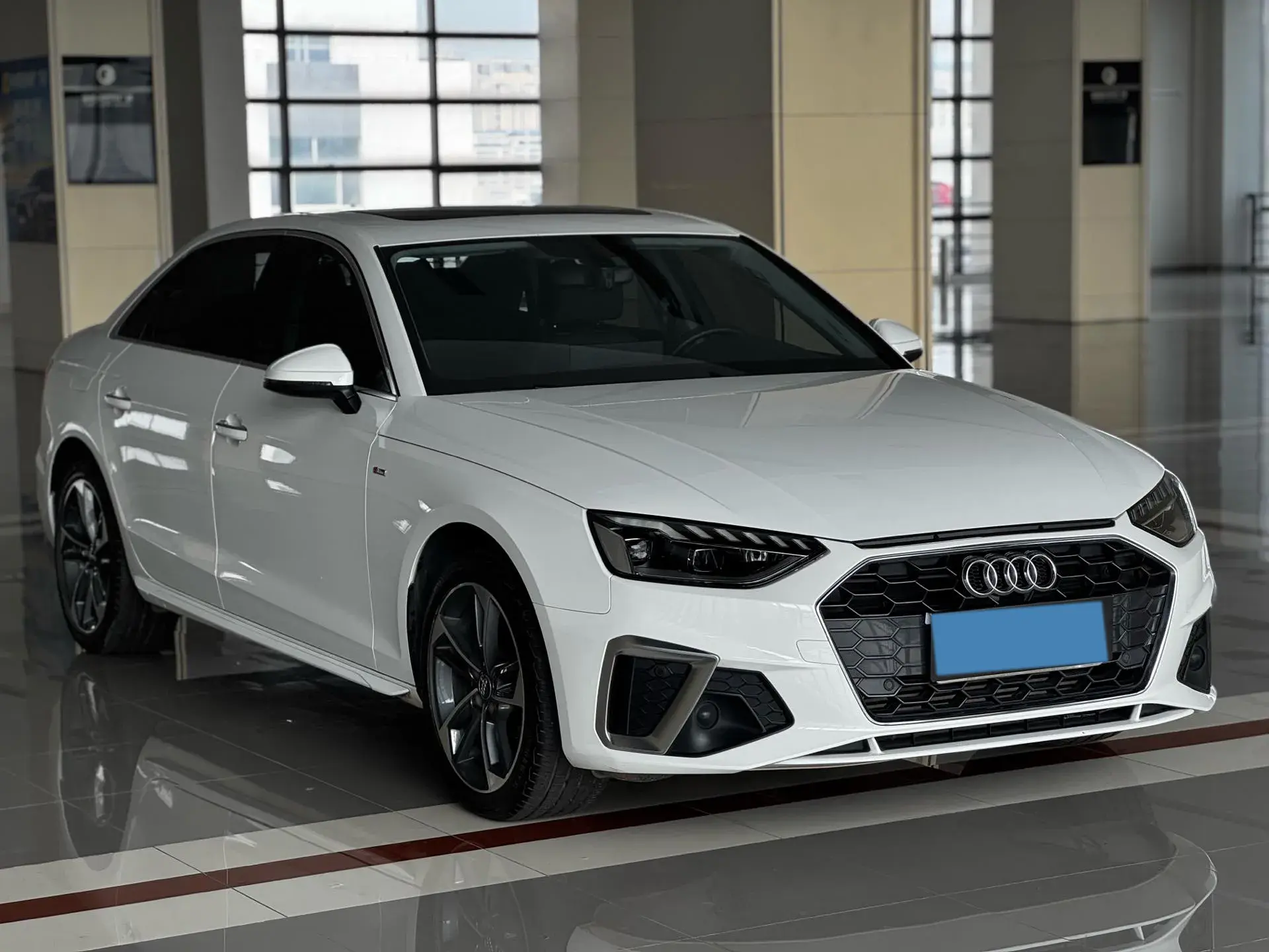 2020 AUDI A4L thumbnail 2