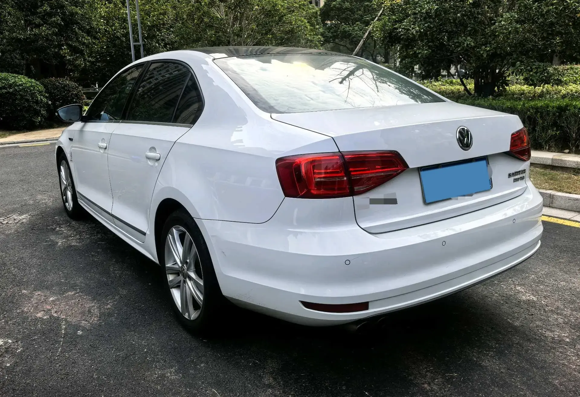 2018 VOLKSWAGEN SAGITAR thumbnail 4